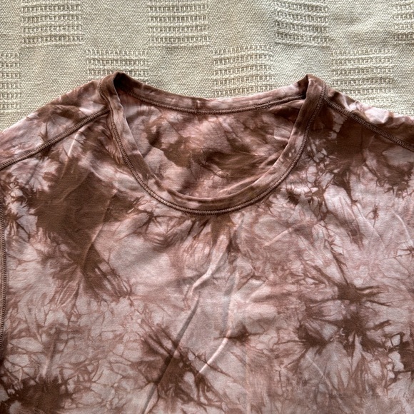 Lululemon t-shirt, size small - Picture 2 of 4